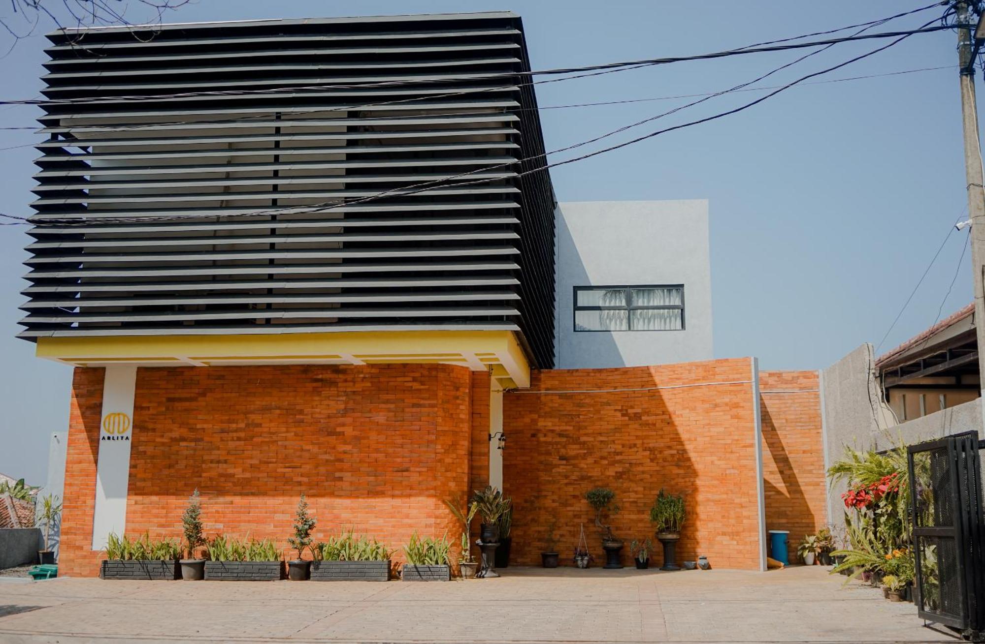 Arlita Guesthouse Cianjur Bagian luar foto